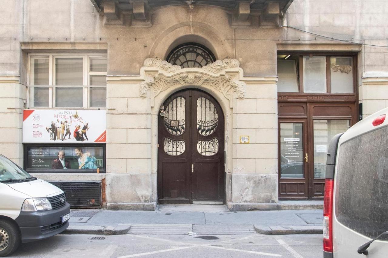 Central Relax Boutique Suites Budapest Eksteriør bilde